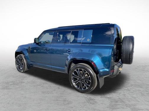 2026 Land Rover Defender OCTA