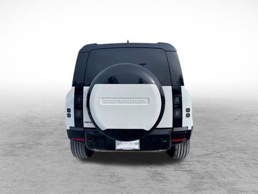 2026 Land Rover Defender P400 X-Dynamic SE