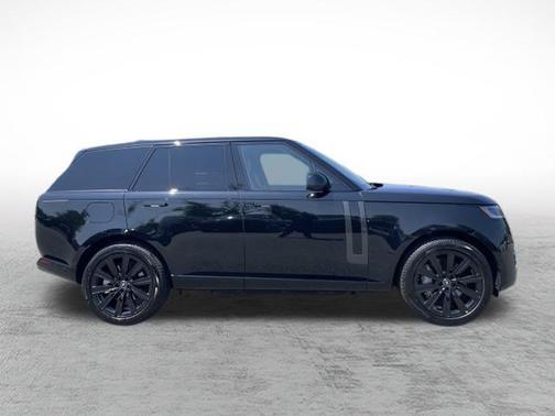 2025 Land Rover Range Rover P550e SE