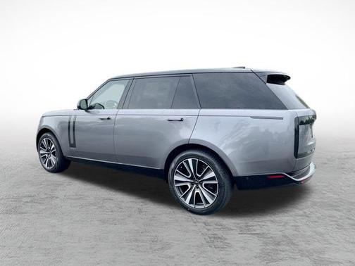2025 Land Rover Range Rover P530 SE 7 Seat