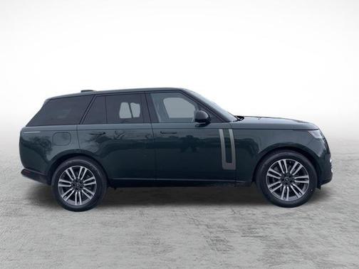2025 Land Rover Range Rover P530 SE