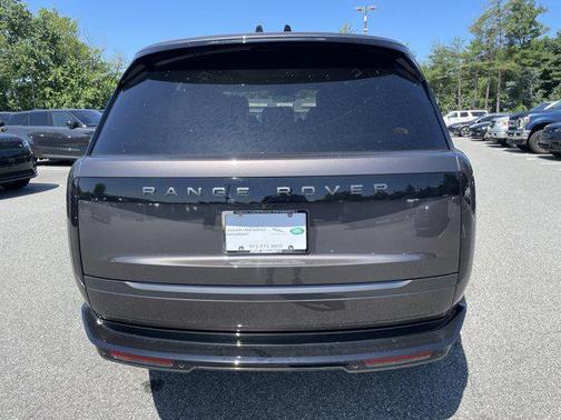 2025 Land Rover Range Rover P400 SE 7 Seat