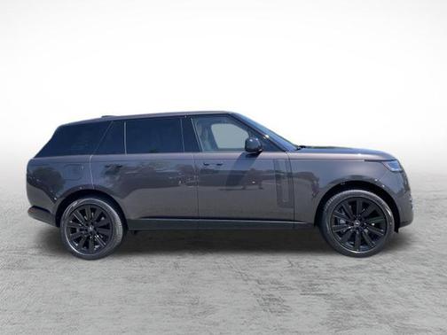 2025 Land Rover Range Rover P400 SE 7 Seat
