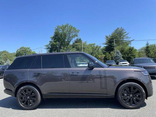 2025 Land Rover Range Rover P400 SE 7 Seat