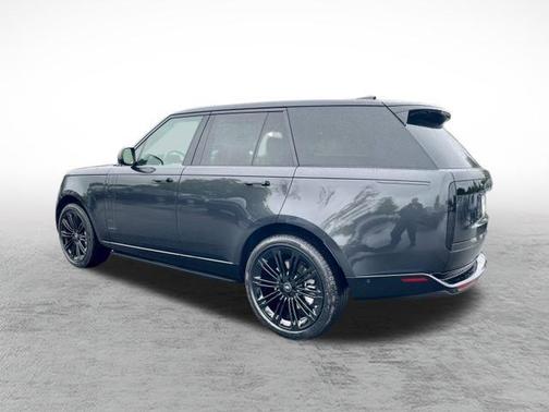2025 Land Rover Range Rover P530 SE