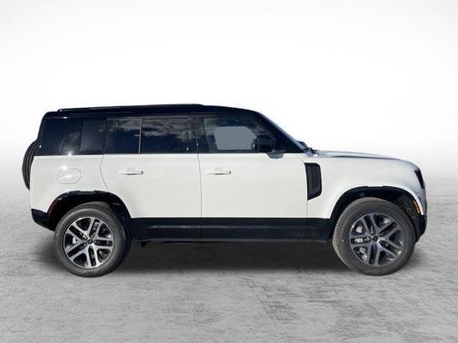 2025 Land Rover Defender 110 P400 X-Dynamic SE