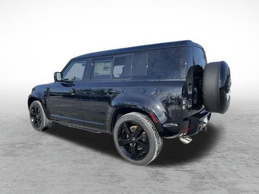 2025 Land Rover Defender 110 V8