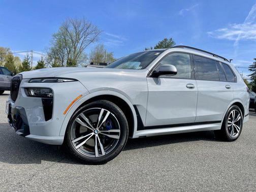 Brooklyn Grey Metallic 2024 BMW X7 xDrive40i