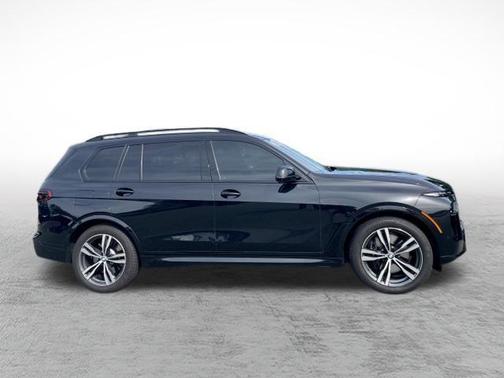 Black 2024 BMW X7 M60i