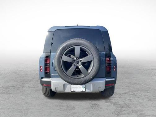 2025 Land Rover Defender 110 P400 S
