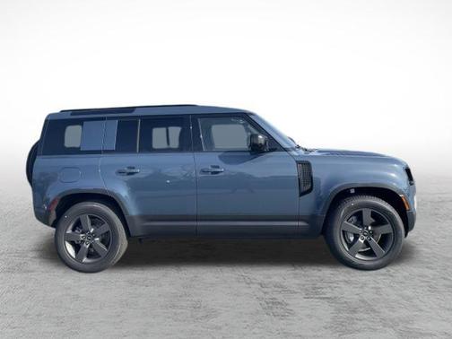 2025 Land Rover Defender 110 P400 S