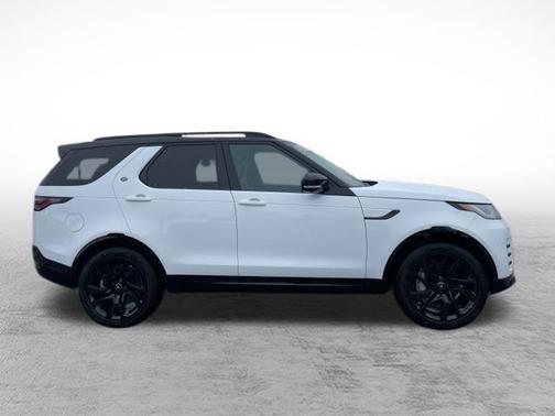 2024 Land Rover Discovery P300 Dynamic SE