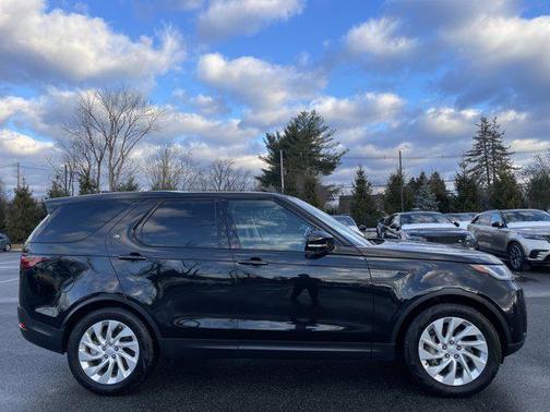 2024 Land Rover Discovery P300 S