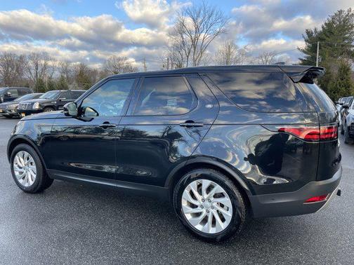 2024 Land Rover Discovery P300 S