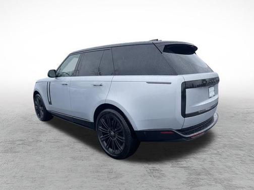 2025 Land Rover Range Rover P530 SE