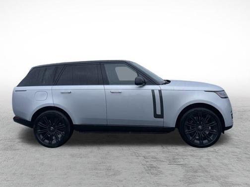 2025 Land Rover Range Rover P530 SE