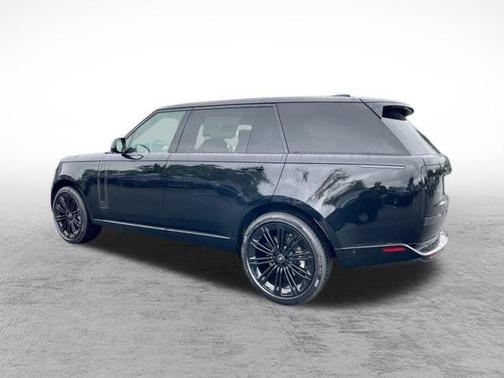 2025 Land Rover Range Rover P400 SE 7 Seat