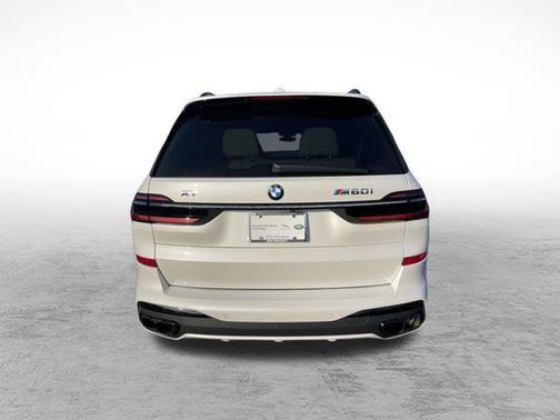 2024 BMW X7 M60i
