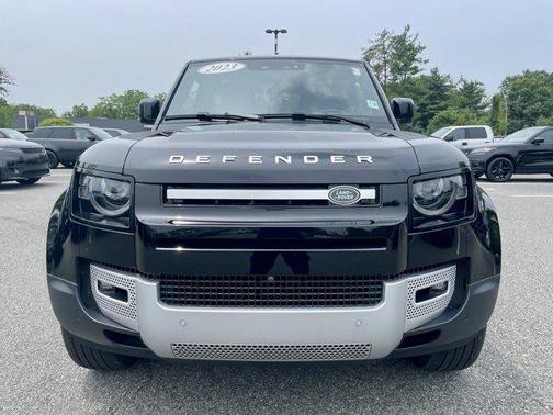 2023 Land Rover Defender 90 SE