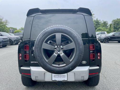 2023 Land Rover Defender 90 SE