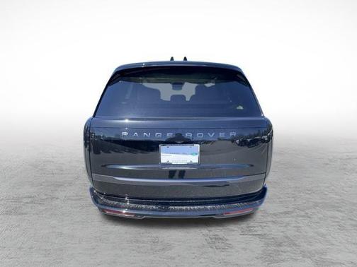 2025 Land Rover Range Rover P530 SE