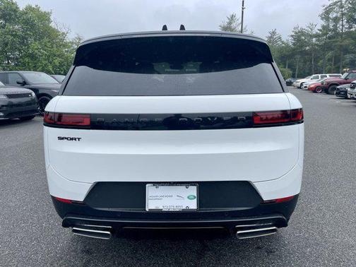 2025 Land Rover Range Rover Sport SE