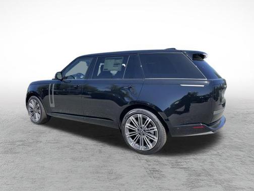 2025 Land Rover Range Rover P530 SE 7 Seat