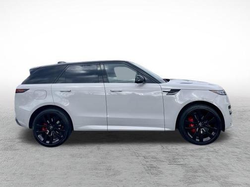 2024 Land Rover Range Rover Sport SE