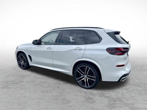 2024 BMW X5 M60i