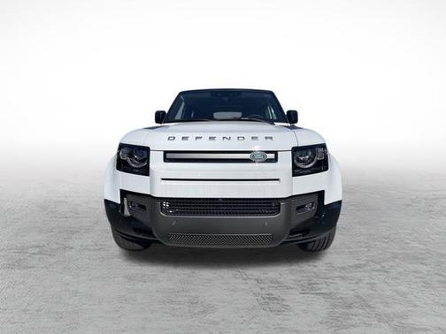 2025 Land Rover Defender 130 P400 X-Dynamic SE