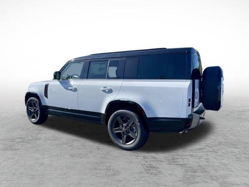 2025 Land Rover Defender 130 P400 X-Dynamic SE