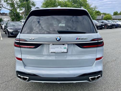 Brooklyn Grey Metallic 2024 BMW X7 M60i