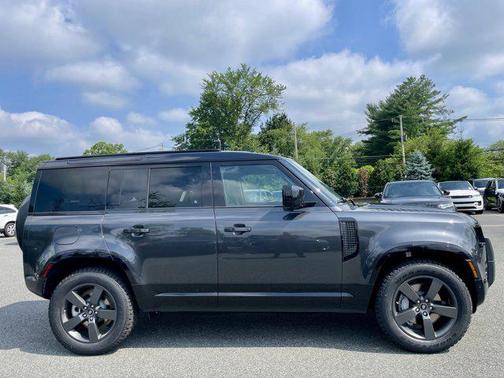 2025 Land Rover Defender 110 P400 X-Dynamic SE