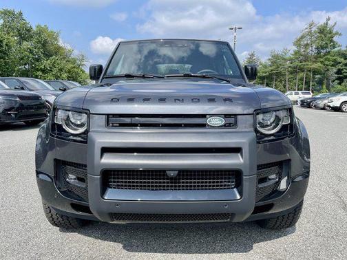 2025 Land Rover Defender 110 P400 X-Dynamic SE