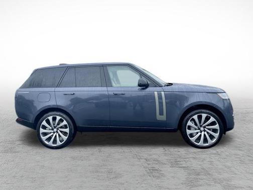 2025 Land Rover Range Rover P530 SE
