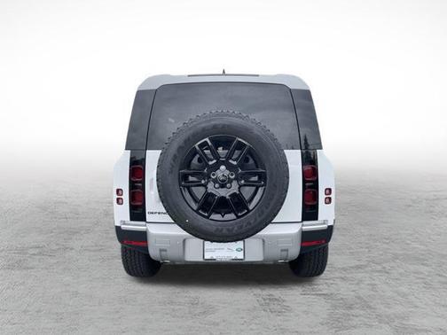 2025 Land Rover Defender 110 P300