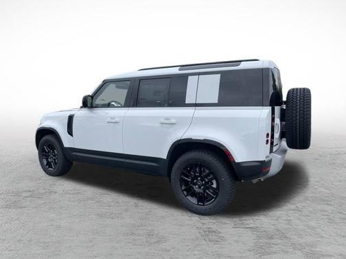 2025 Land Rover Defender 110 P300