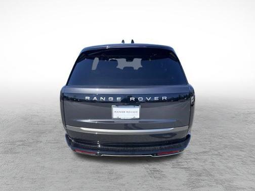 Carpathian Grey Premium Metallic 2026 Land Rover Range Rover P400 SE 7 Seat