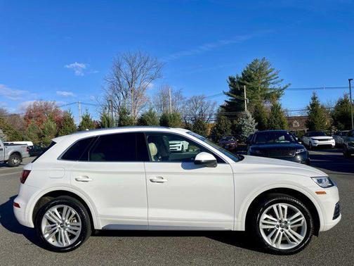 2018 Audi Q5 2.0T Premium Plus