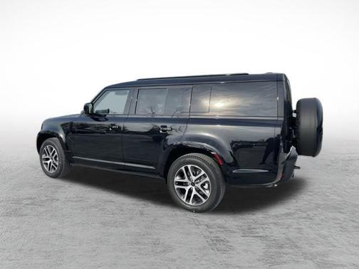 2026 Land Rover Defender X-Dynamic SE