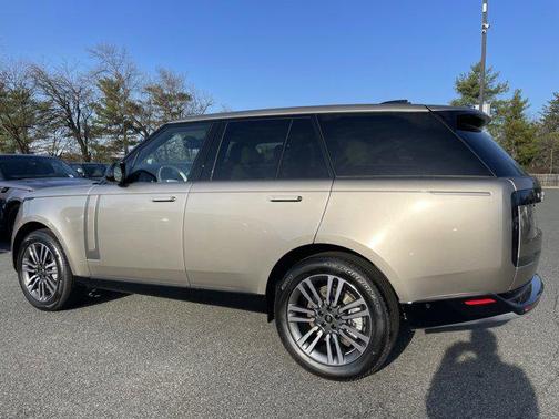 2025 Land Rover Range Rover P530 SE
