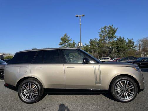2025 Land Rover Range Rover P530 SE