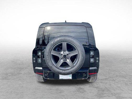 2026 Land Rover Defender P400 X-Dynamic SE