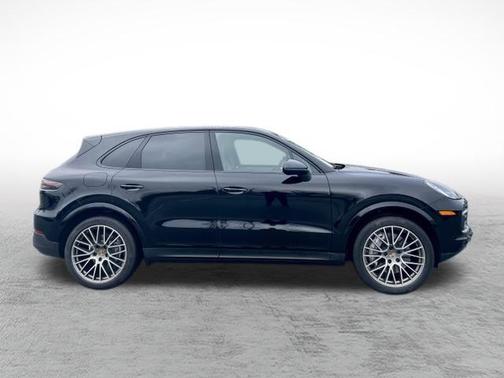 2023 Porsche Cayenne Platinum Edition