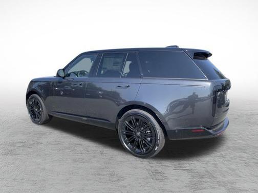 2025 Land Rover Range Rover P400 SE
