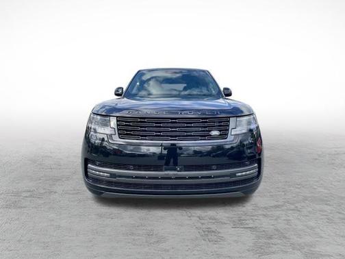 2025 Land Rover Range Rover P530 SE