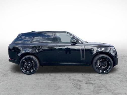 2025 Land Rover Range Rover P530 SE