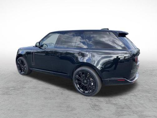 2025 Land Rover Range Rover P530 SE