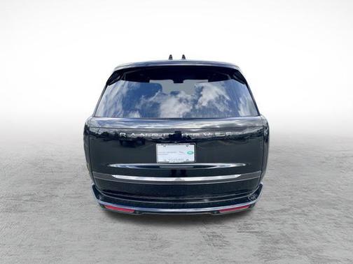 2025 Land Rover Range Rover P530 SE