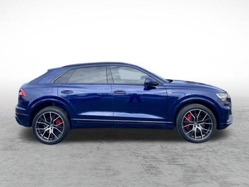 2022 Audi Q8 55 Premium Plus